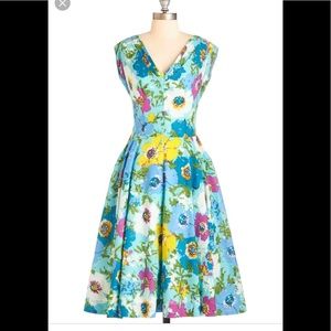 Emily and Fin Just In Timeless Blossoms UK16 OBO